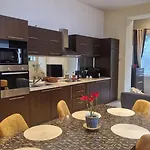 Apartment Sirul Livezii Flat - Free Parking Brasov