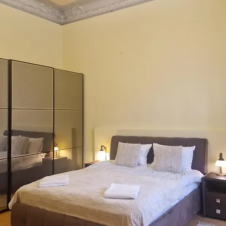 Sirul Livezii Flat - Free Parking Apartment Brasov